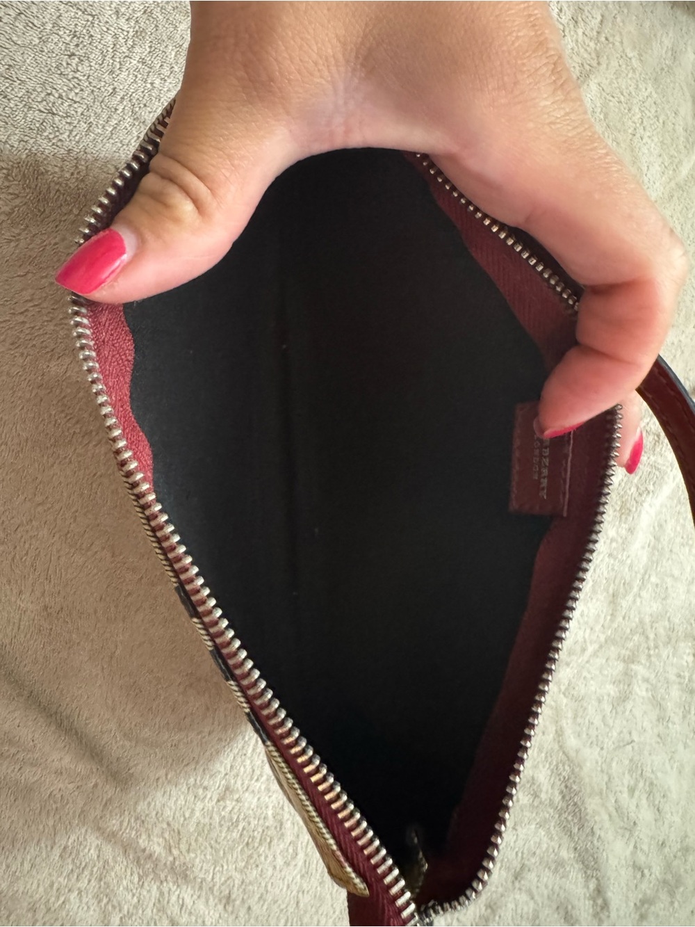 Authentic Vintage BURBERRY
Haymarket Check Pochette - Picture 7 of 9